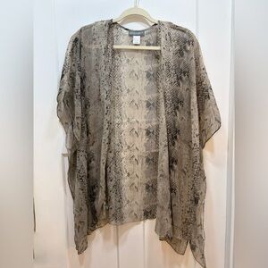 NWOT Gray Snakeskin Lightweight Sheer Kimono